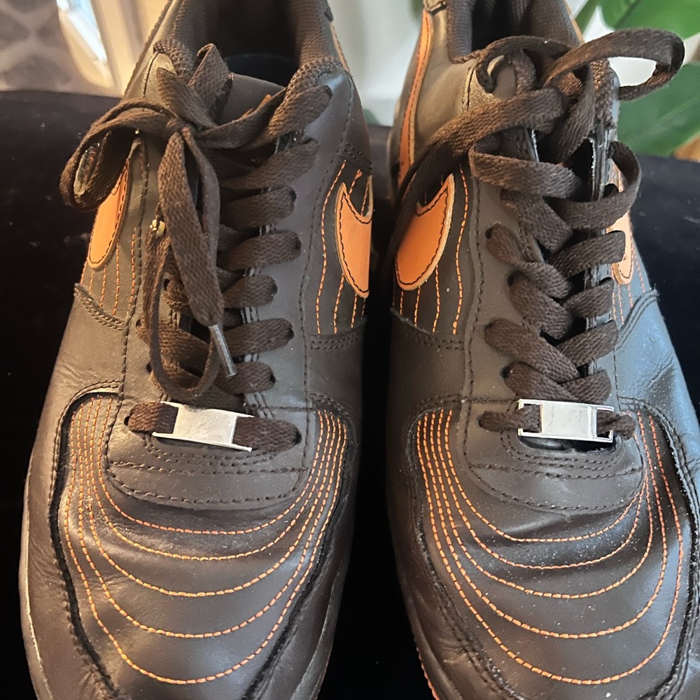 Nike #34 Charles Barkley Brown and Orange Athletic Sneakers with Ribbed Texture